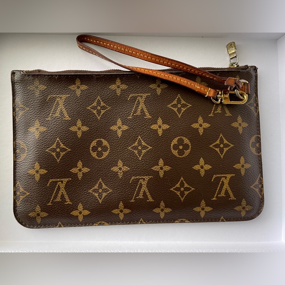 Louis Vuitton Monogram Pochette